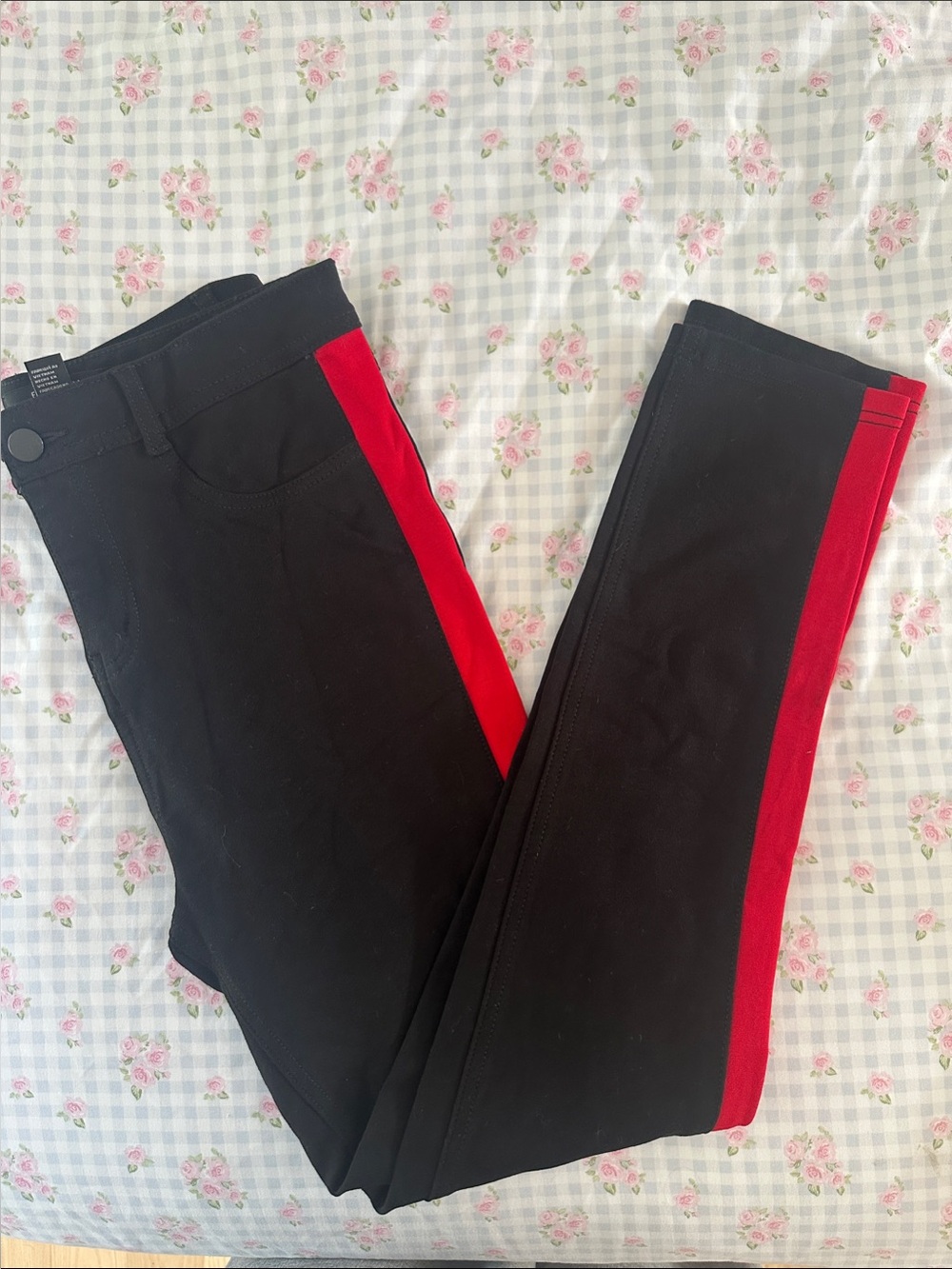 Forever 21 thick black w Red Side Stripe stretch jeggings size M